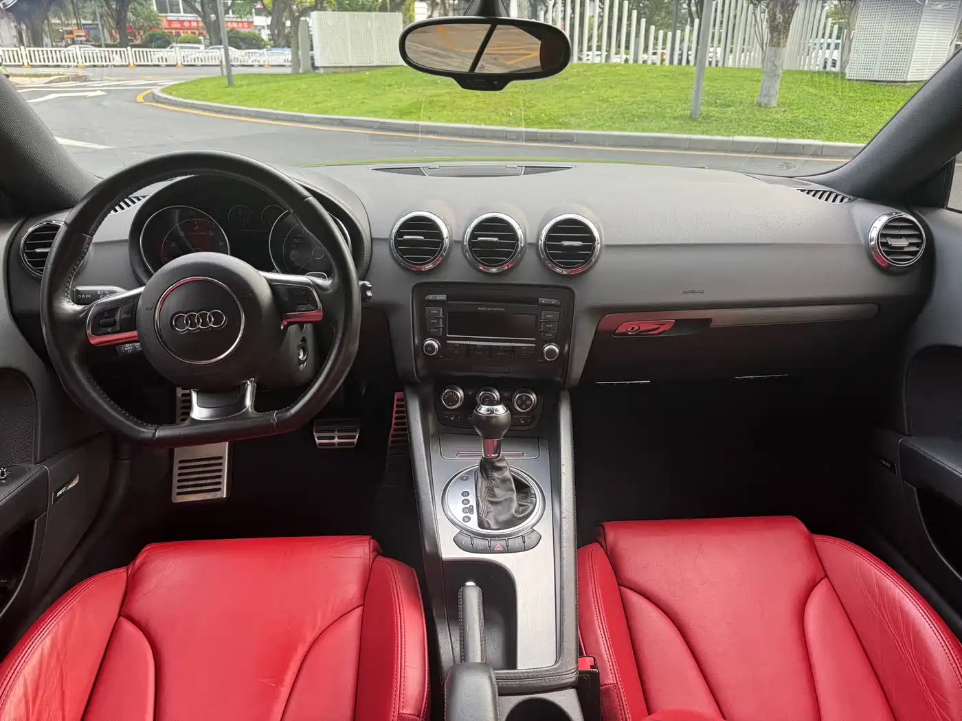 Audi TT 2011 TT Coupe 2.0TFSI фото 8