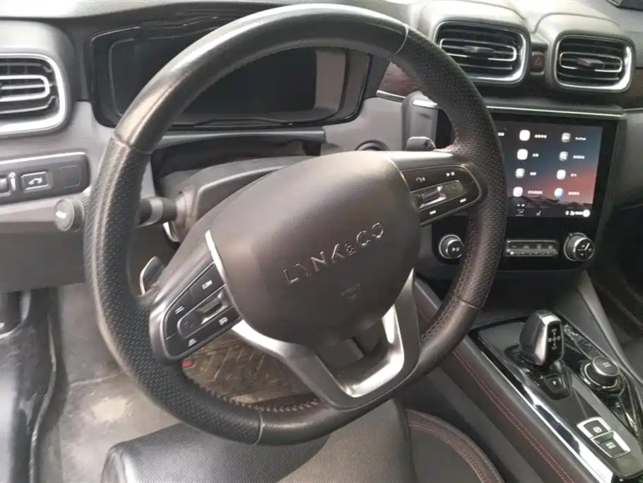 Lynk & Co 03 2018 1.5TD DCT Power Pro Version China V фото 15