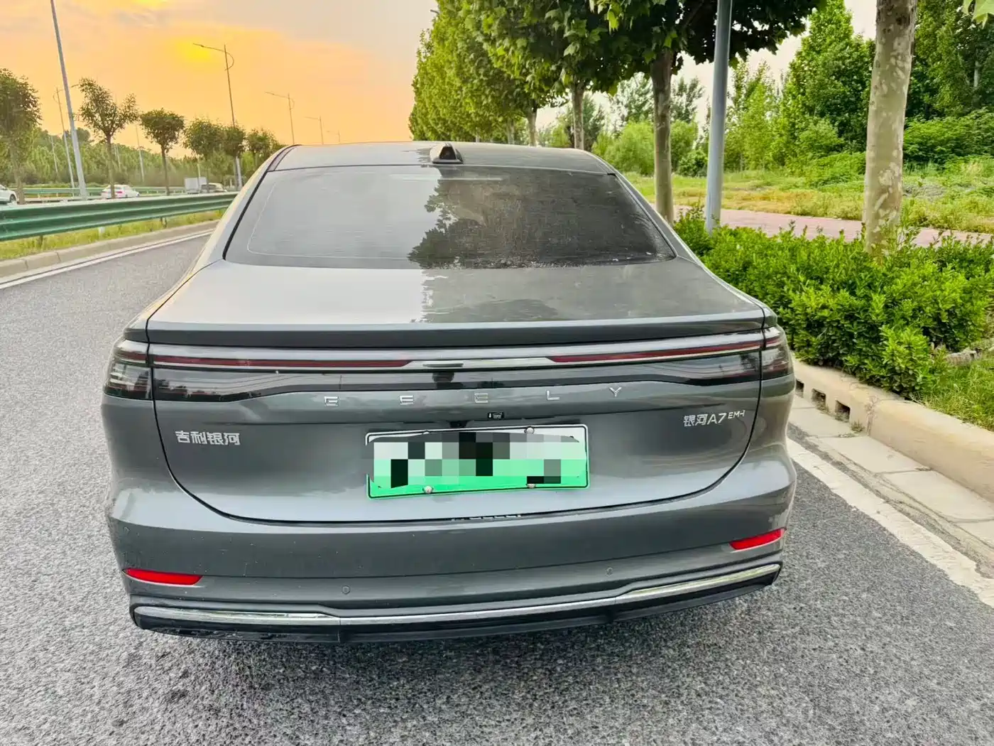 Geely Galaxy Galaxy A7 2025 EM-i 150km Long Voyage Edition фото 9
