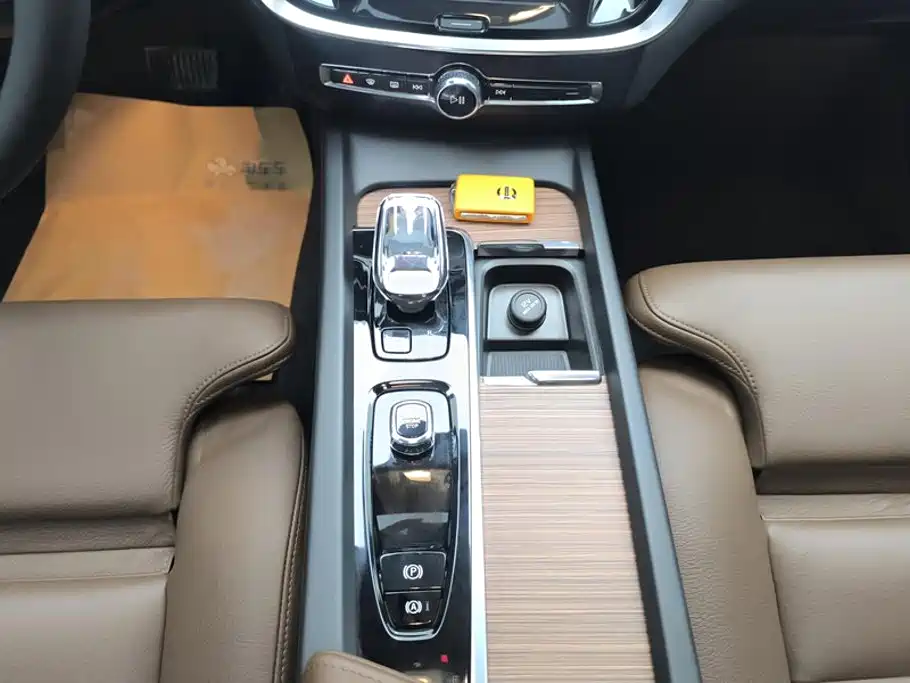 Volvo S60 2024 2025 B4 Smart Elite Luxury Edition