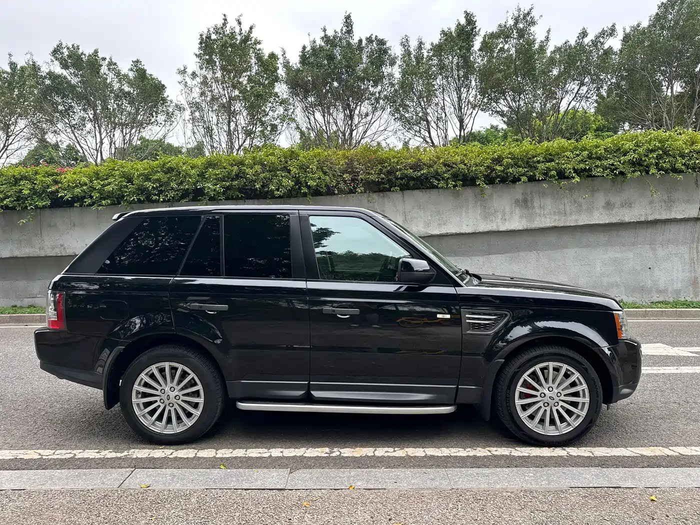 Land Rover Range Rover Sport 2010 5.0 NA V8 HSE фото 4