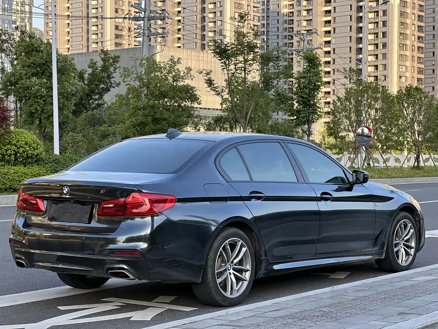 BMW 5 Series 2018 525Li M Sport Package фото 13