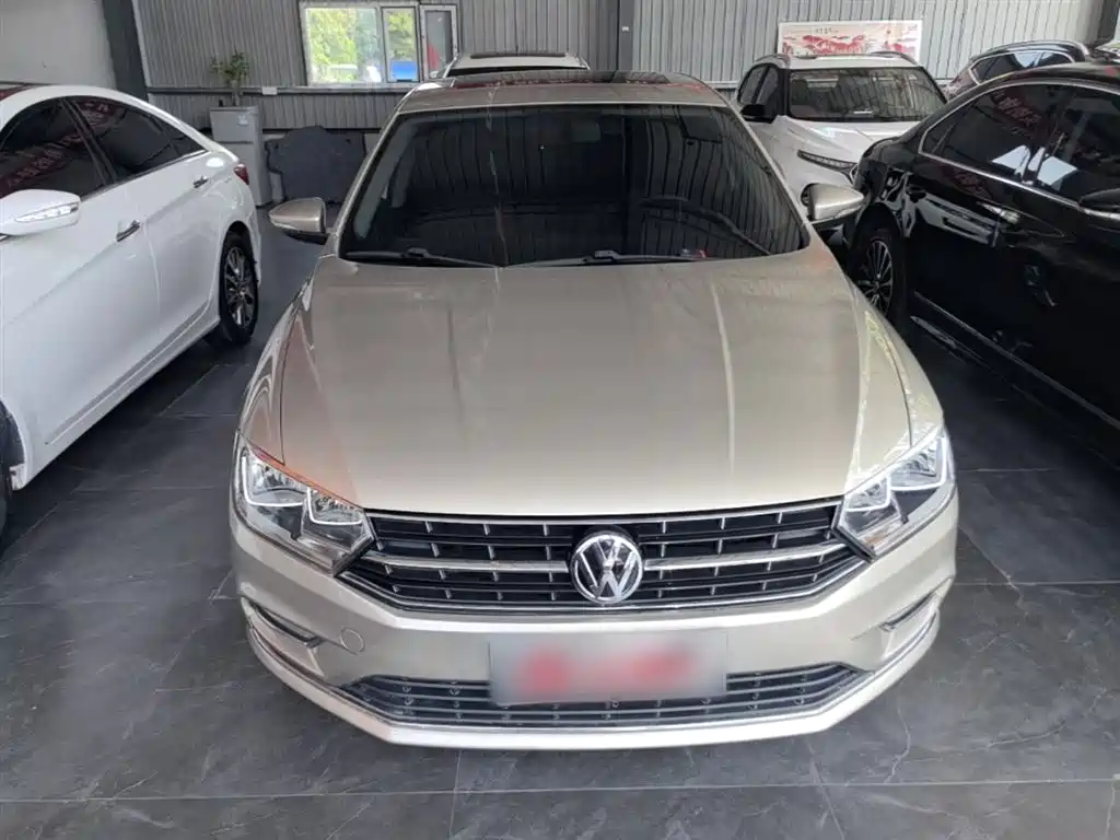 Volkswagen Bora 2016 Model 1.6L Manual Comfort фото 3