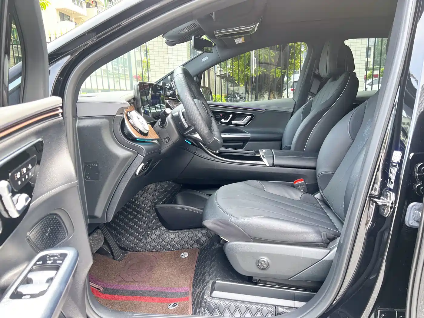 Фото 13 - Mercedes-Benz EQE SUV
