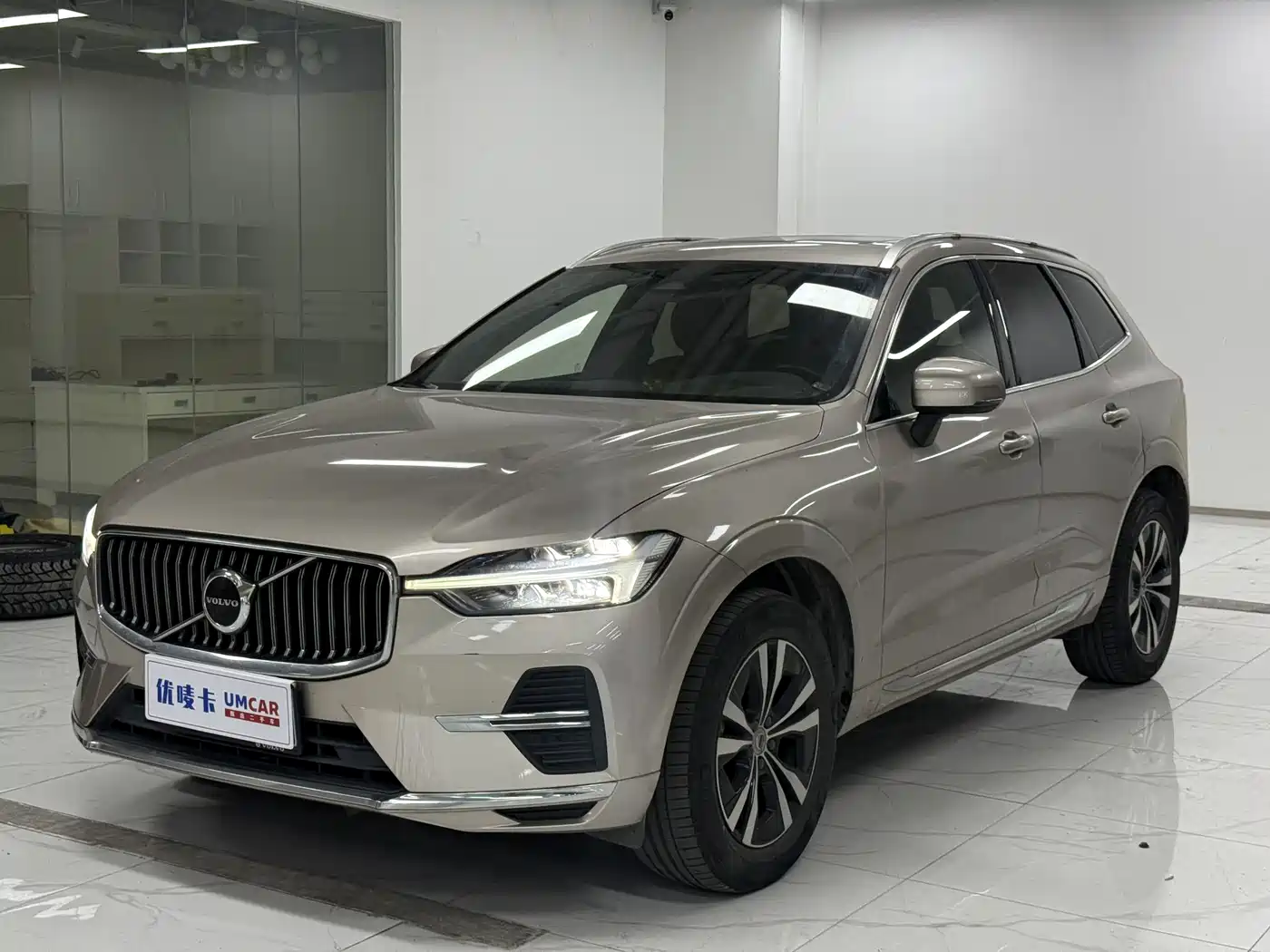 Volvo XC60 2023 B5 AWD Smart Luxury Edition