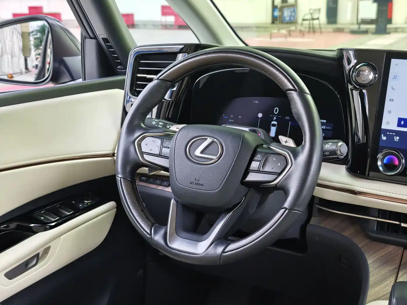 Lexus LM 2023 500h 6-Seater Prestige Edition фото 24