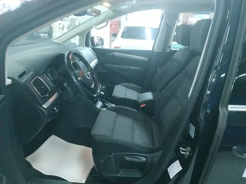 Volkswagen Sharan 2018 2018 380TSI Comfort 7-Seater