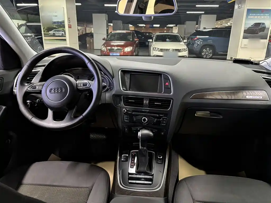 AUDI Q5