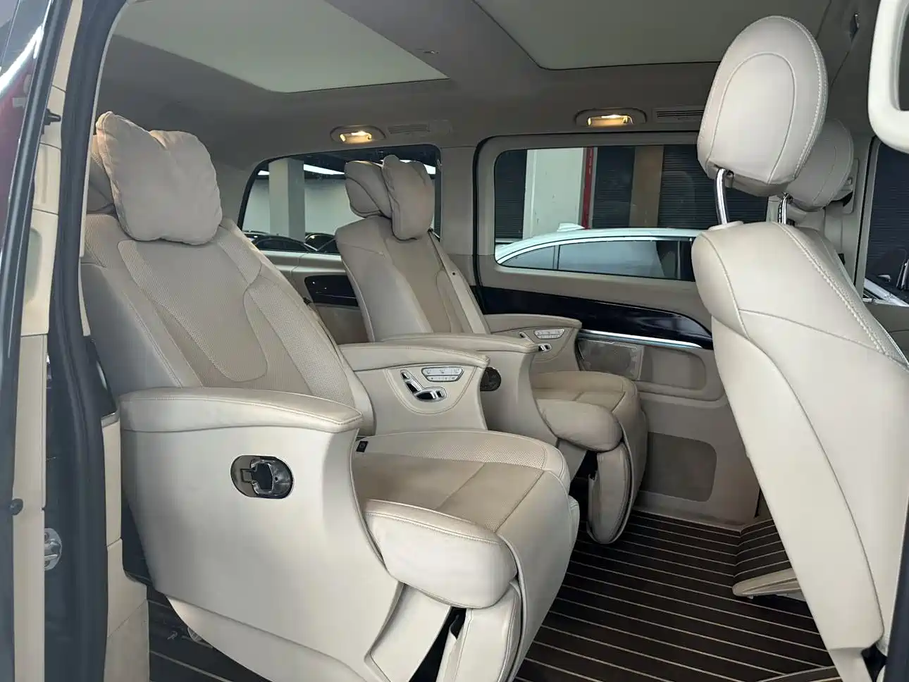 Mercedes-Benz V-Class 2020 V 260 Luxury Edition фото 10