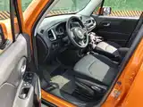 Photo 12 - Jeep Renegade