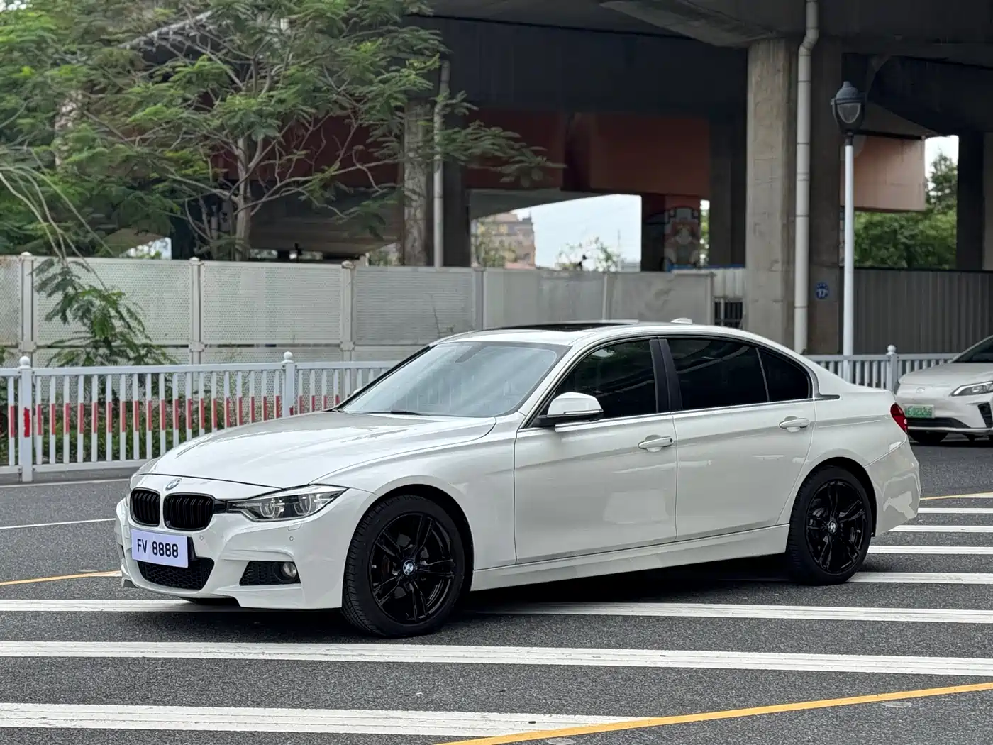 BMW 3 Series 2018 320Li Fashion Style
