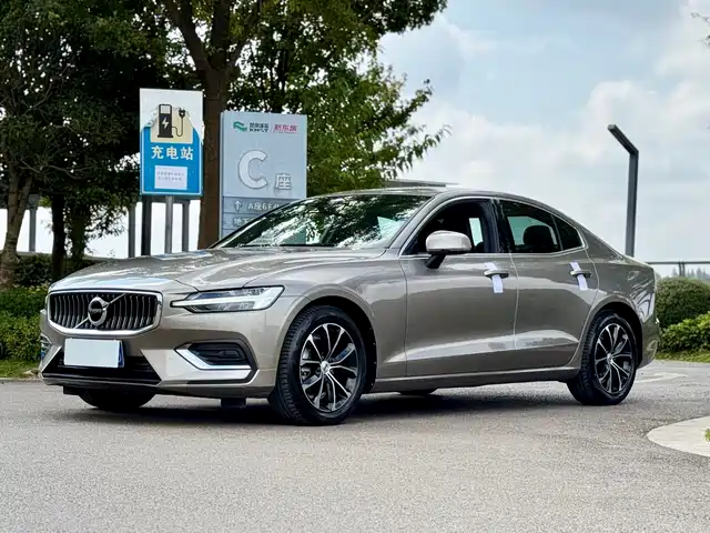 Volvo S60 B4, Смарт Люкс