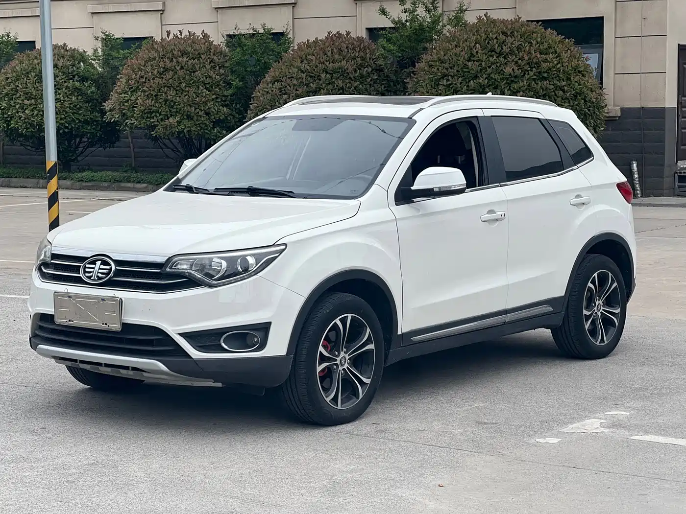 FAW Senya R7 2018 2017 Model 1.6L Automatic Smart