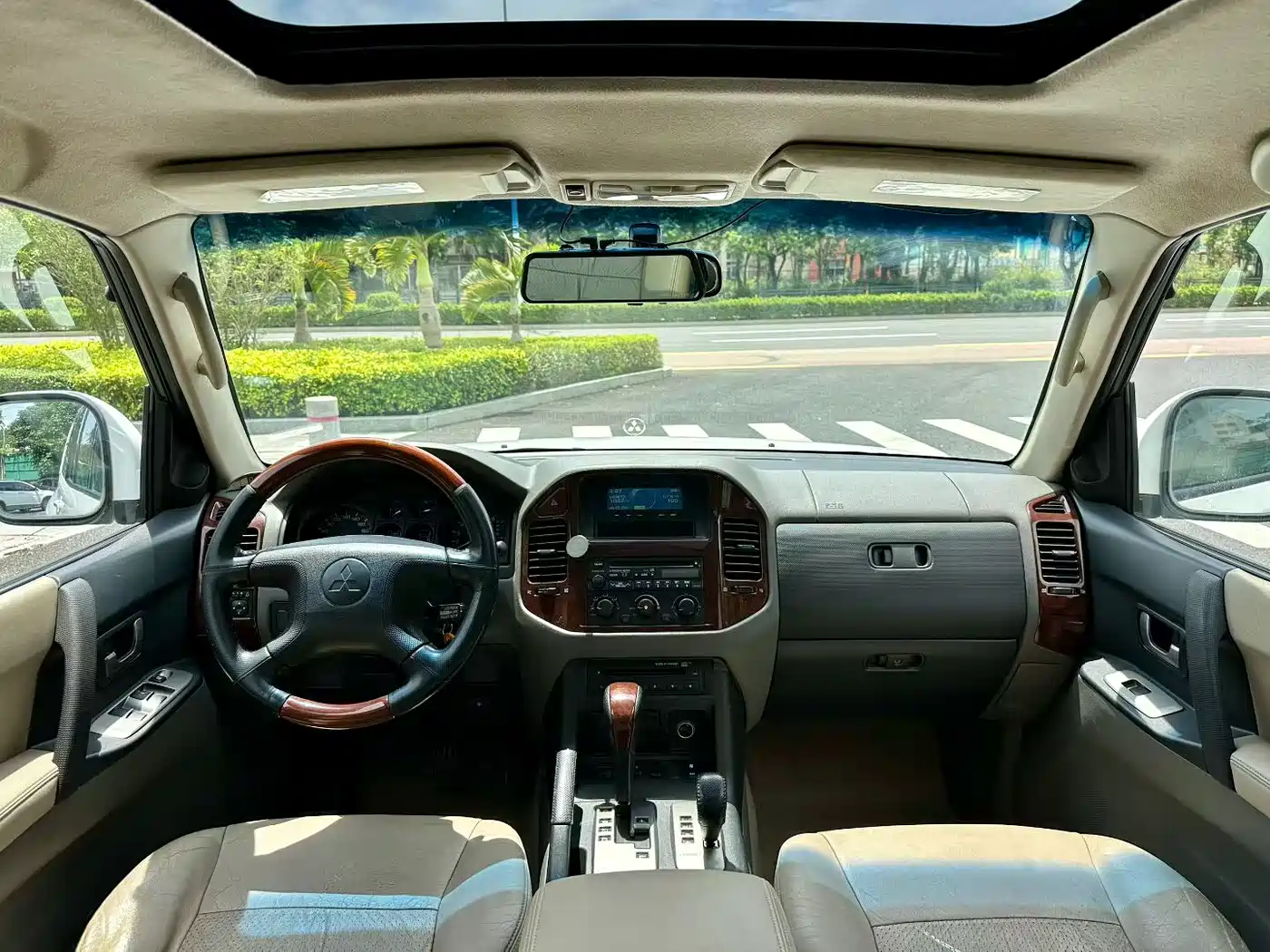 Mitsubishi Pajero 2006 2006 Model 3.0L AT GLX