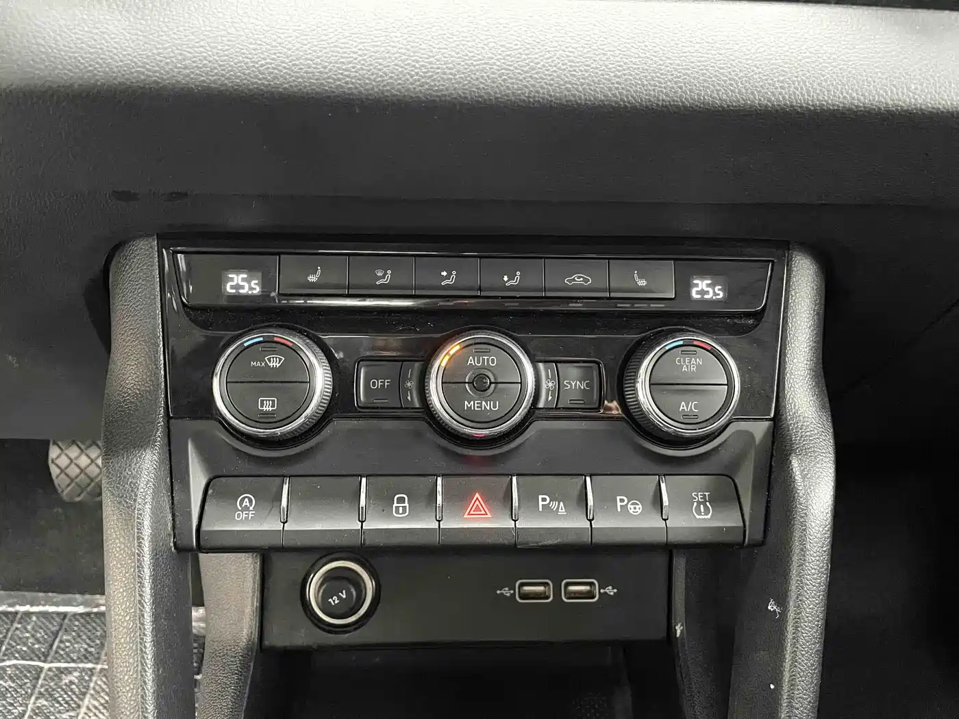 Škoda Karoq 2021 TSI280 Luxury Edition фото 11