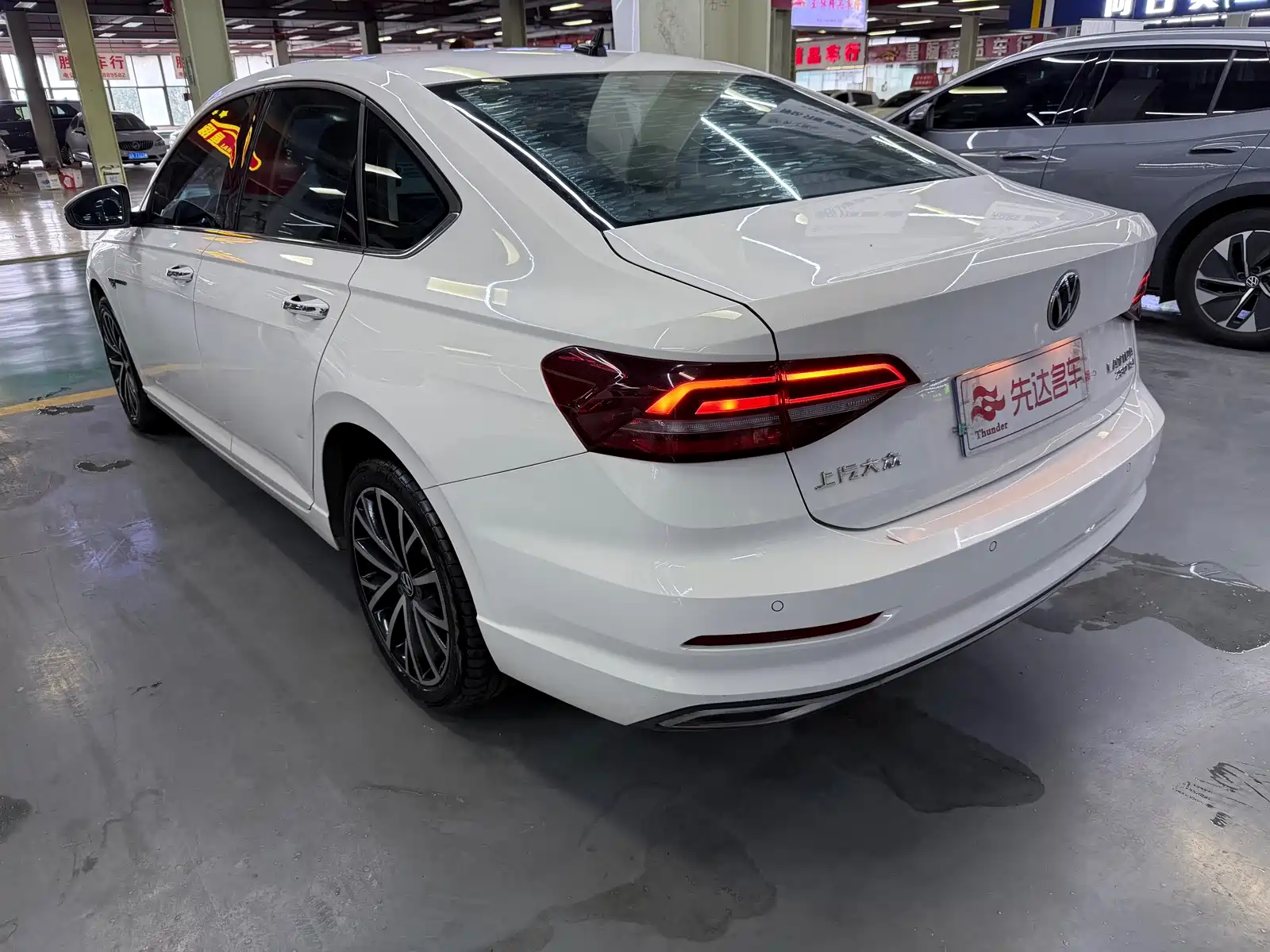 Photo 6 - Volkswagen Lavida