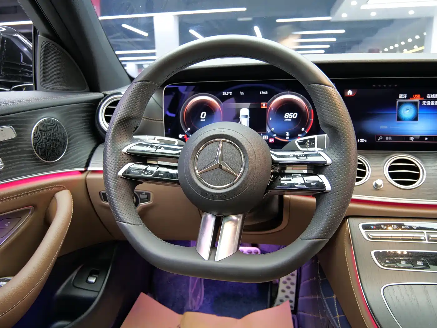 Mercedes-Benz E-Class 2021 E 300 L Sport Fashion фото 11