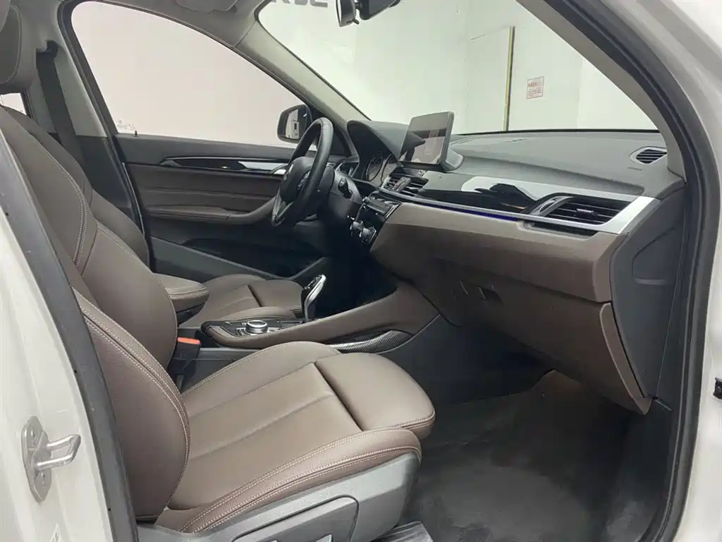 BMW X1 2020 sDrive25Li Leading Model фото 20