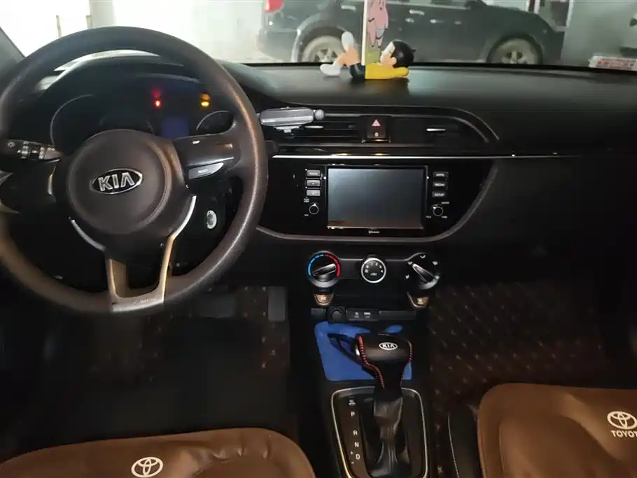 KIA K2