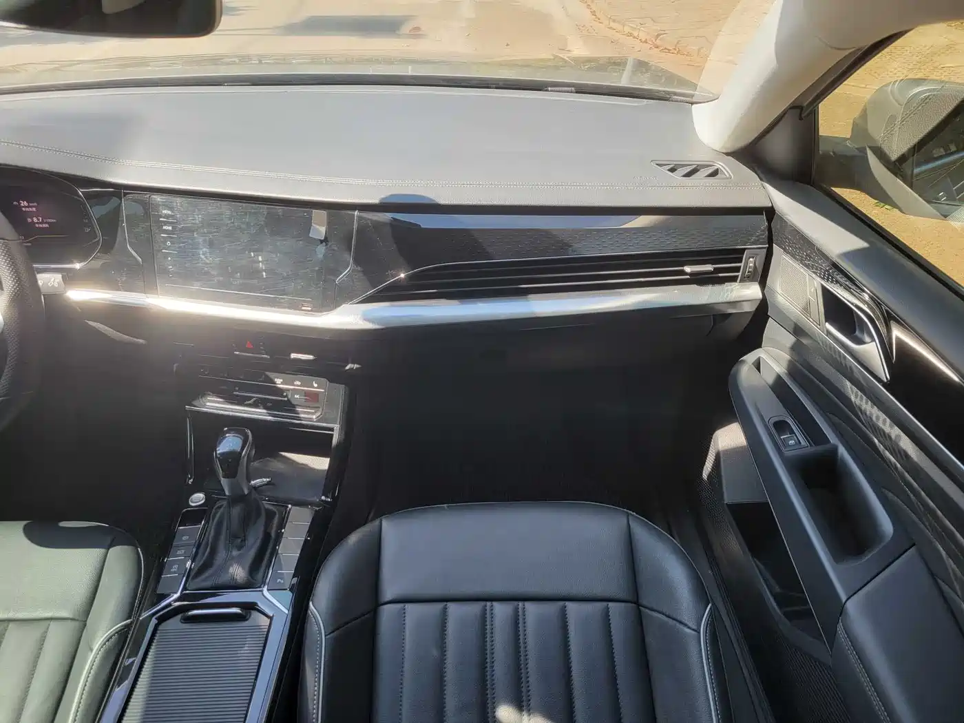 Volkswagen Passat 2022 330TSI Starlight Elite Edition фото 14
