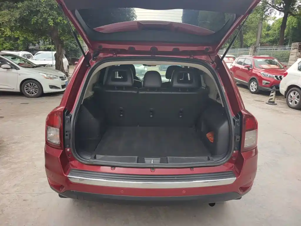 Jeep Compass (Import) 2014 2014 Facelift 2.4L 4WD Comfort Edition