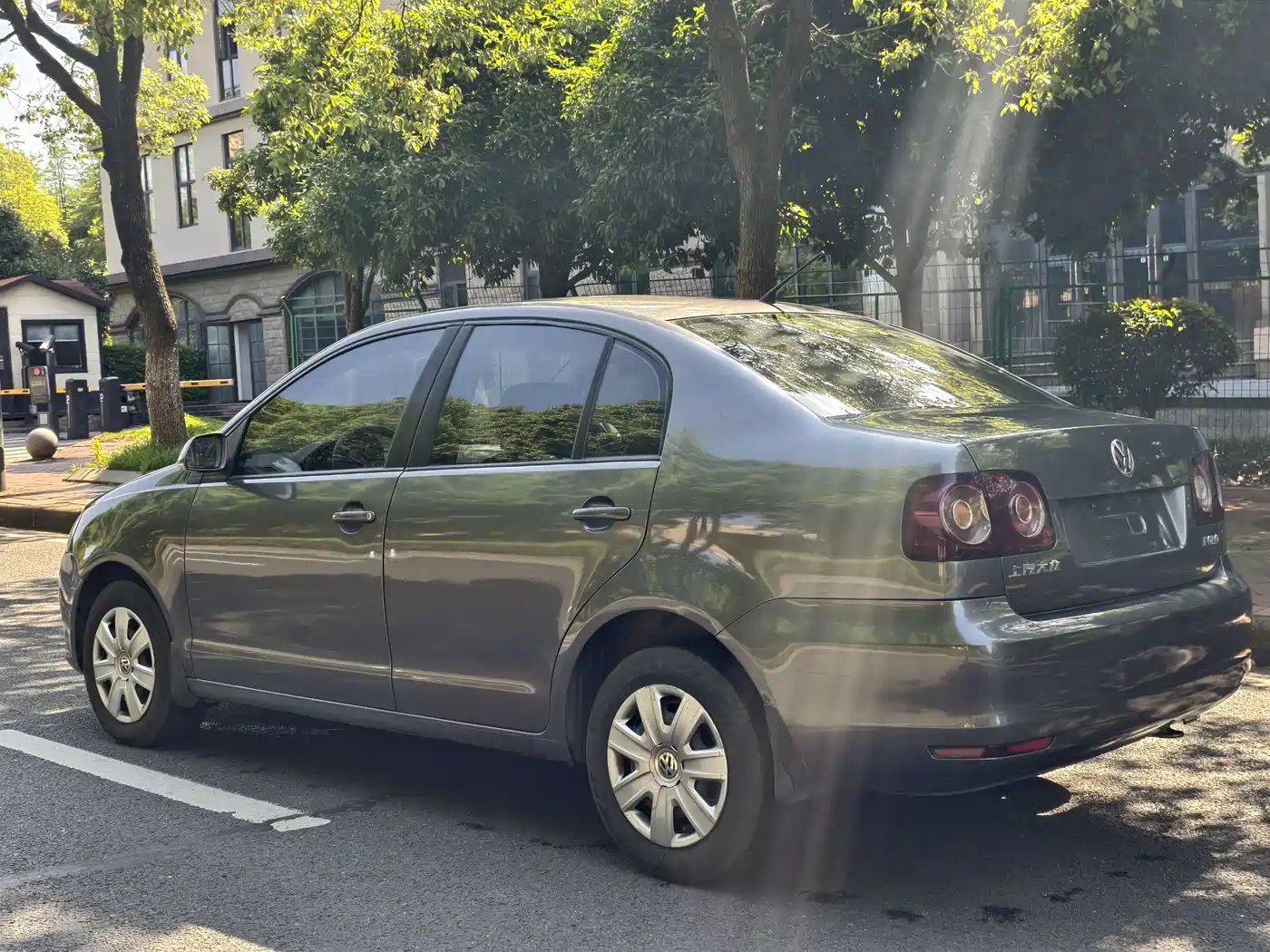 Volkswagen Polo 2011 Jingqu 1.4L Manual Joy Edition фото 7