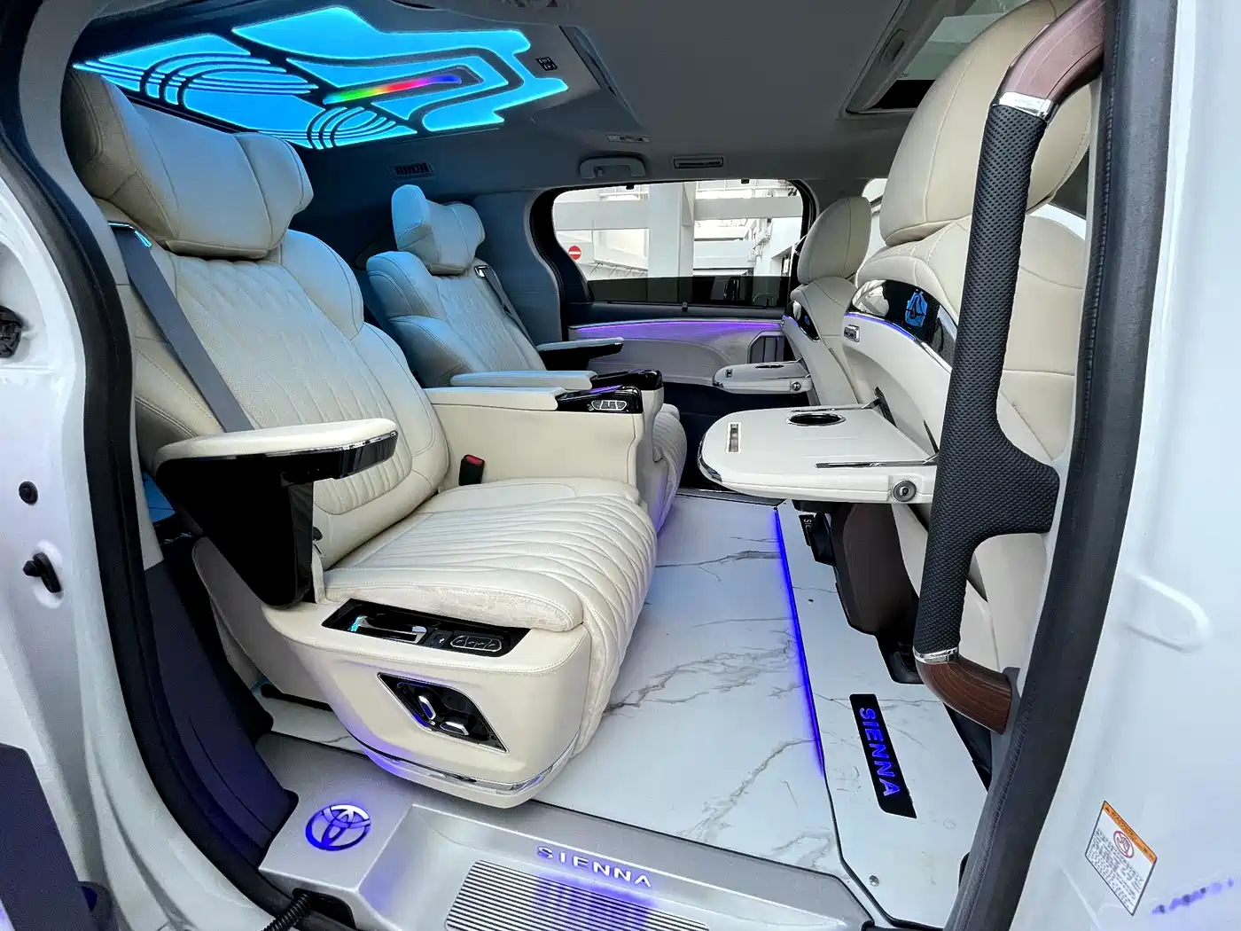 Toyota Sienna 2024 2.5L Hybrid Comfort Edition фото 26