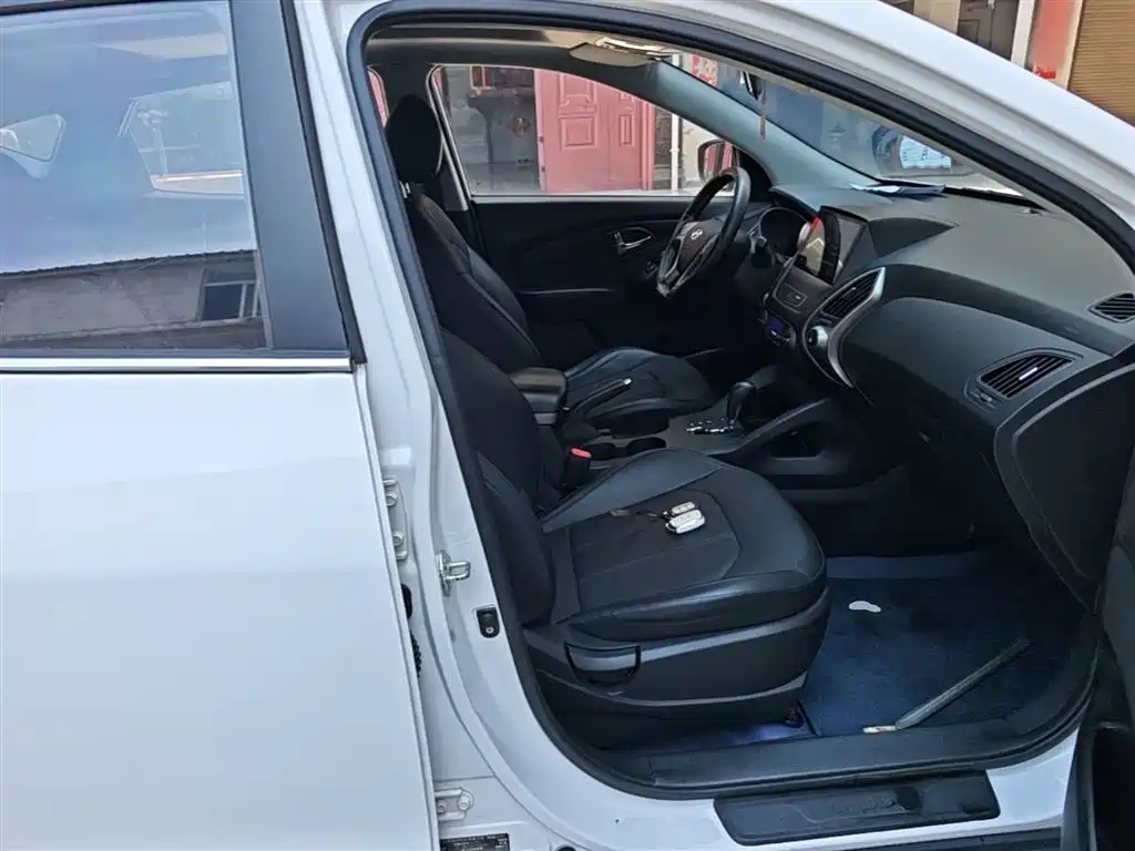 Hyundai Beijing Hyundai ix35 2015 2.0L Automatic 2WD Smart Type China IV фото 25
