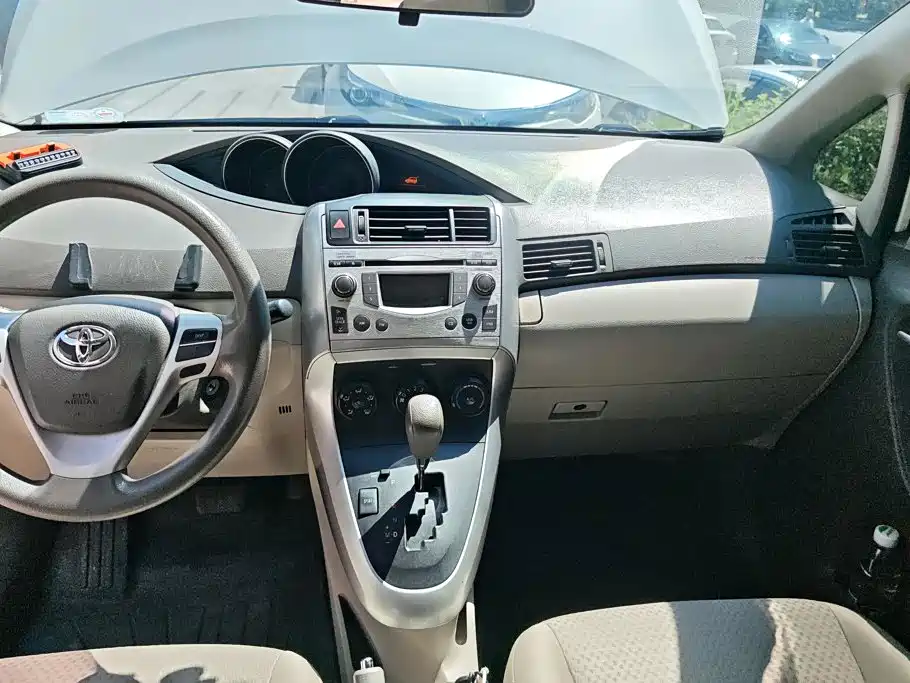 Photo 13 - Toyota E'Z