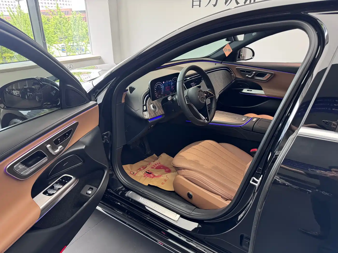 Mercedes-Benz E-Class 2024 E 300 L Fashion фото 4