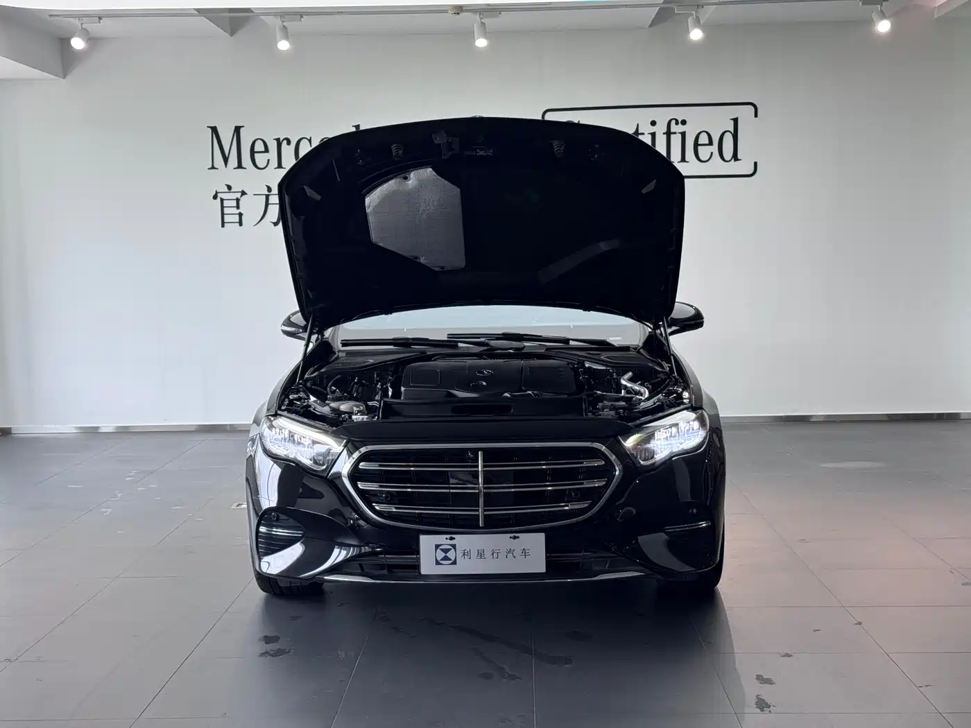 Mercedes-Benz E-Class 2024 E 300 L Fashion фото 6
