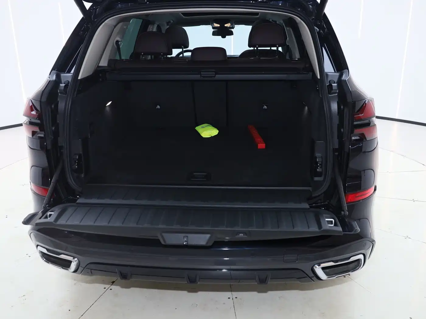 BMW X5 2023 xDrive 30Li Premium M Sport Black Night Package фото 29