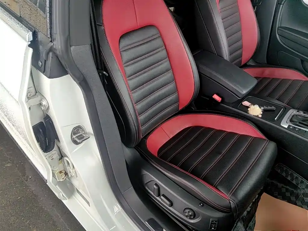Volkswagen FAW-Volkswagen CC 2018 1.8TSI Luxury фото 25