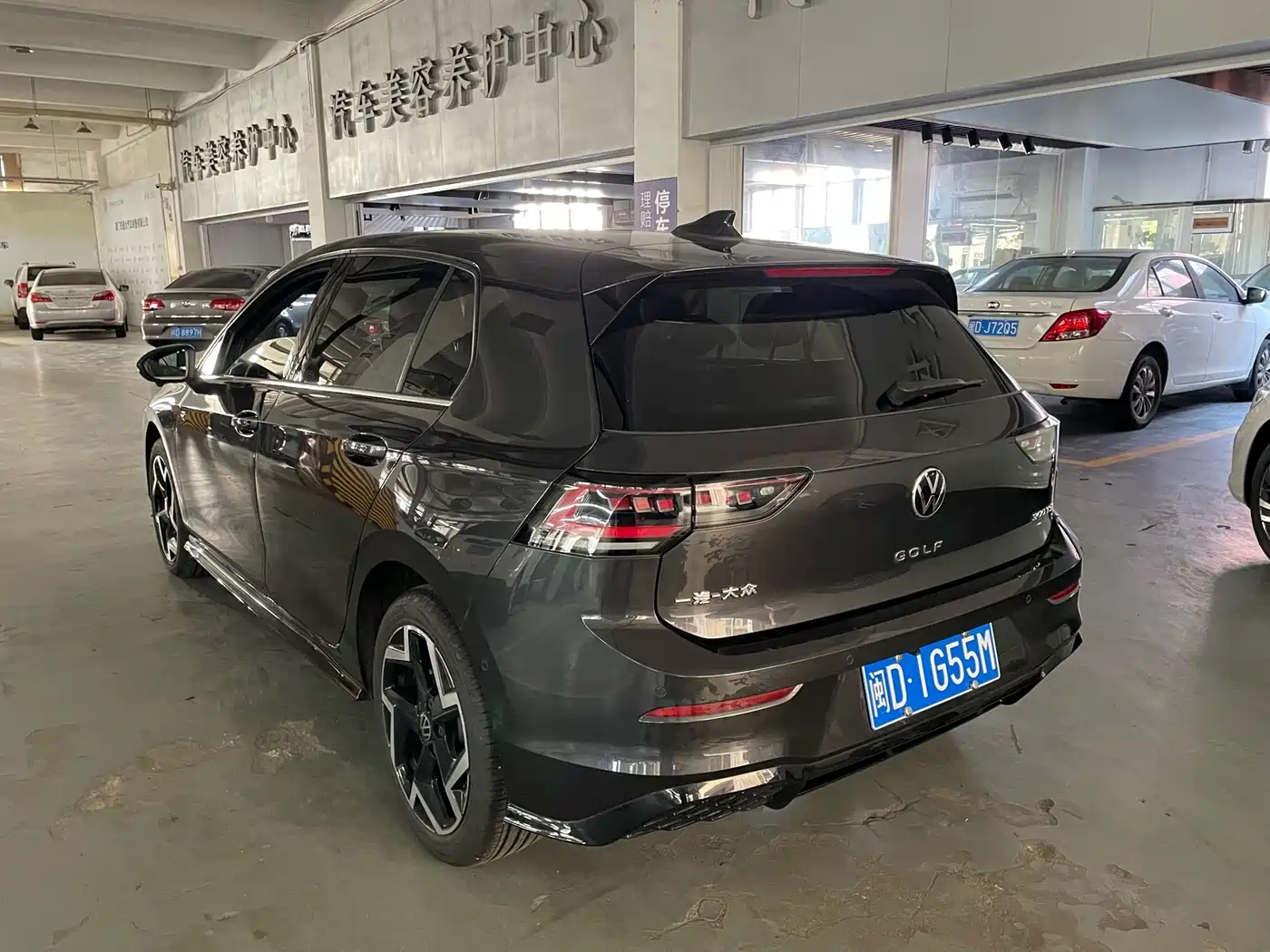 Volkswagen Golf 2025 2025 300TSI R-Line