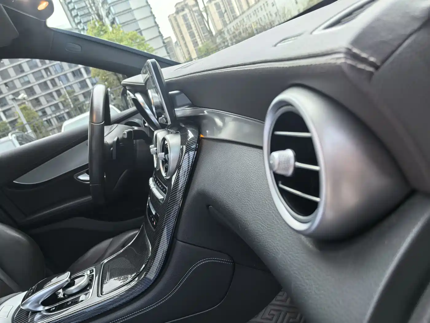 Mercedes-Benz GLC 2019 Model GLC 200 L 4MATIC фото 17