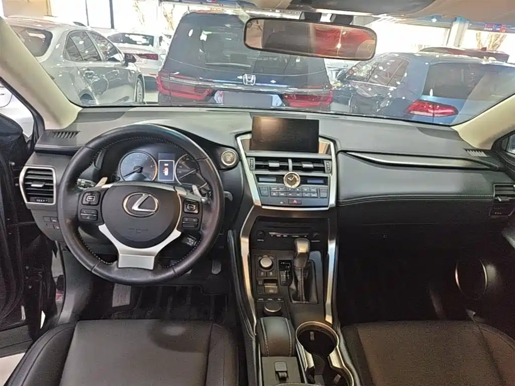 Lexus NX 2015 200t AWD F Sport фото 10