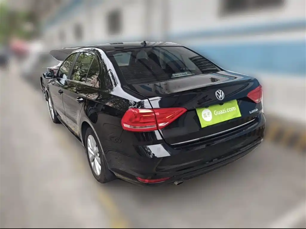 Volkswagen Lavida 2015 1.6L Automatic Comfort Edition фото 25