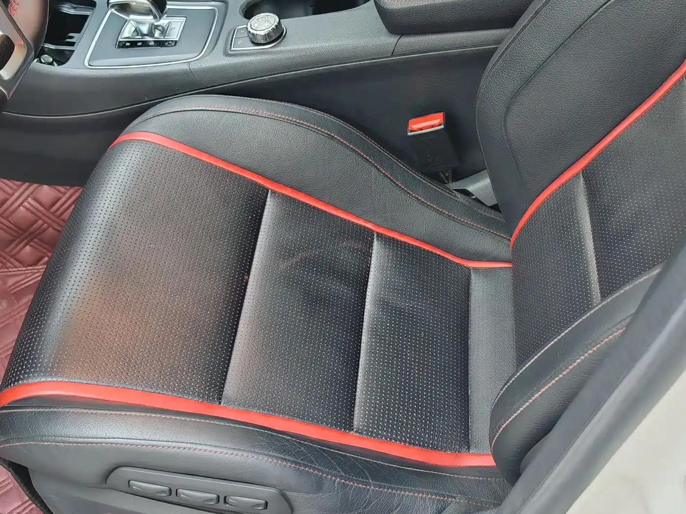 Mercedes-Benz A-Class AMG (Import) 2014 AMG A 45 4MATIC фото 16