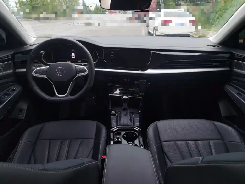 Volkswagen Passat 2025 Outstanding 330TSI Starlight Elite Edition фото 13