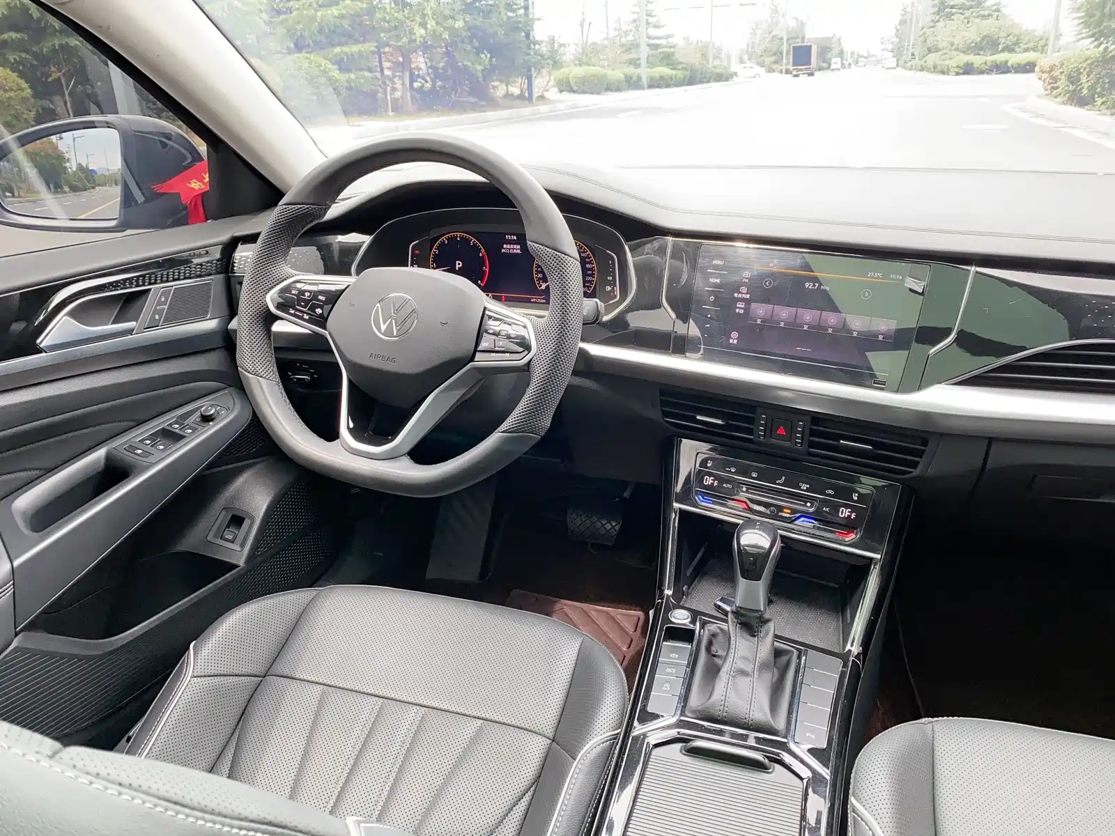 Фото 17 - Volkswagen Passat