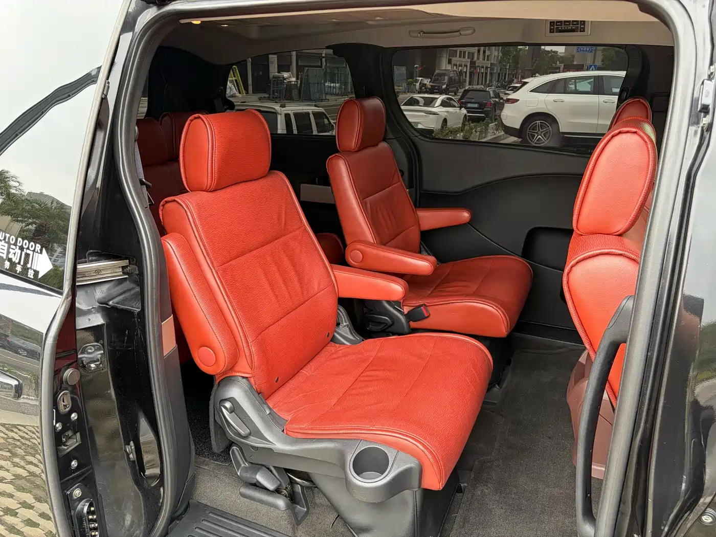 Photo 14 - Nissan Quest