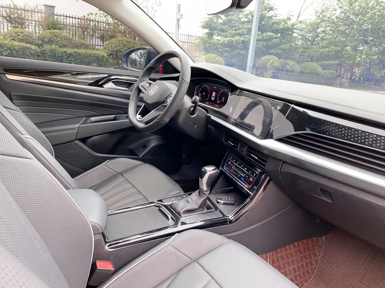 Фото 24 - Volkswagen Passat