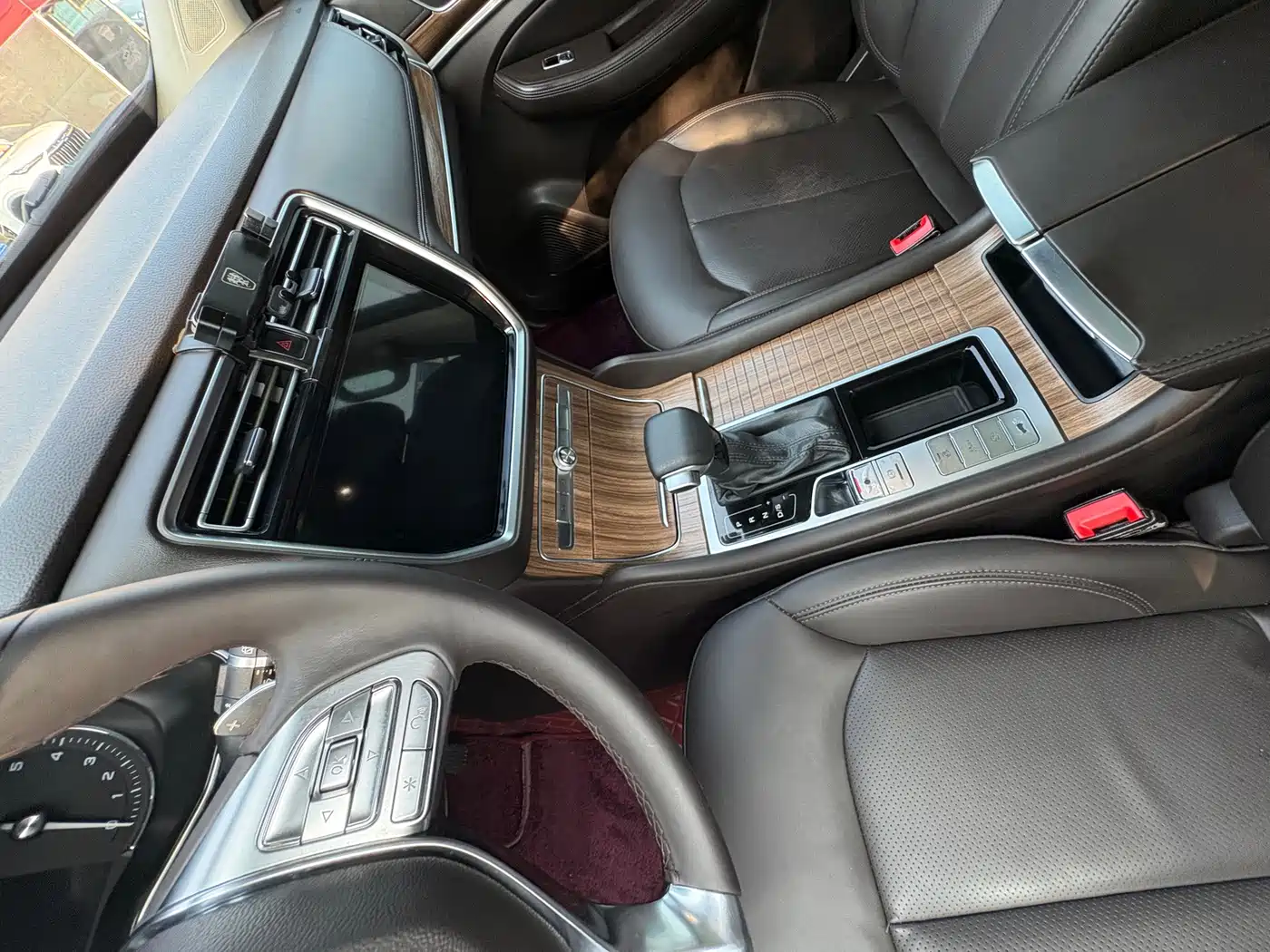 Roewe RX8 2019 2019 30T Intelligent Internet 2WD Flagship Edition