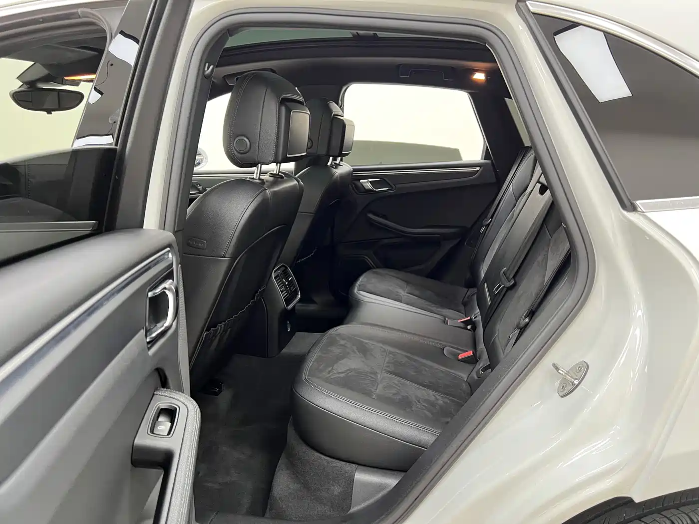 Porsche Macan 2017 Macan 2.0T фото 25