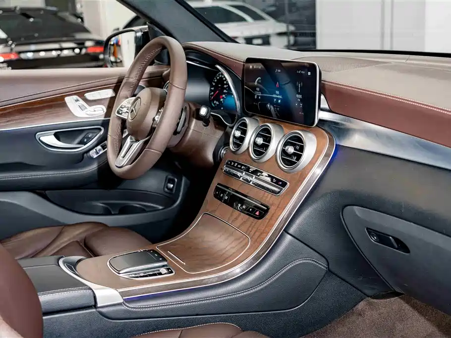 Mercedes-Benz GLC 2022 Model GLC 260 L 4MATIC Luxury Edition фото 18