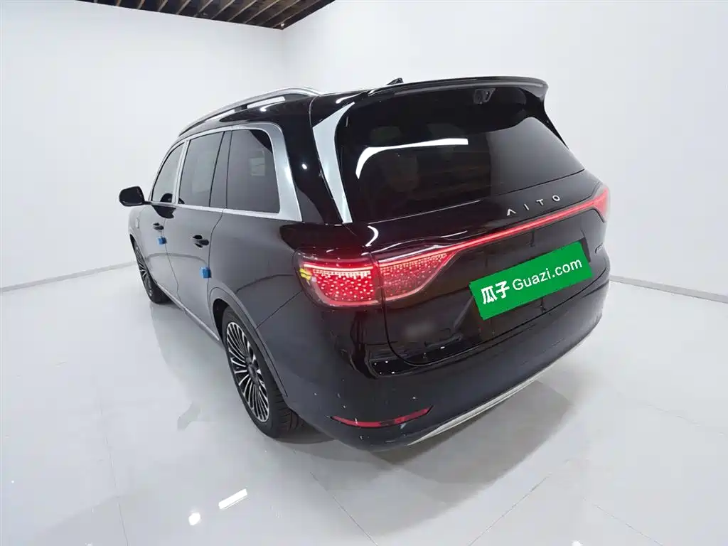 AITO Wenjie AITO M9 2025 Extended Range Ultra 52kWh 6-Seater фото 5