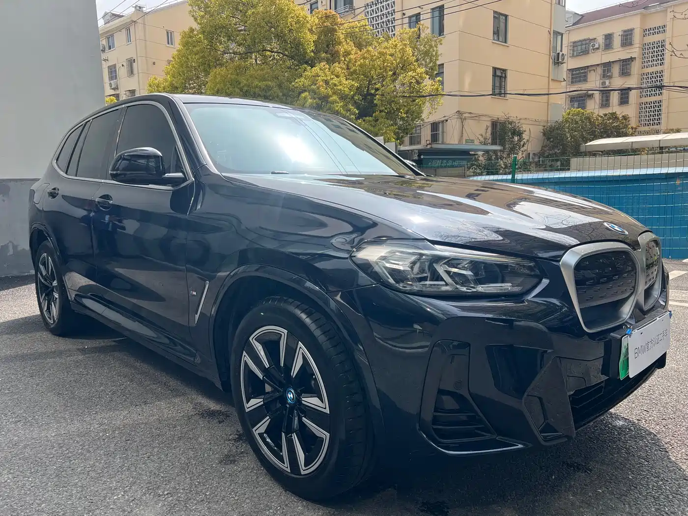 BMW IX3