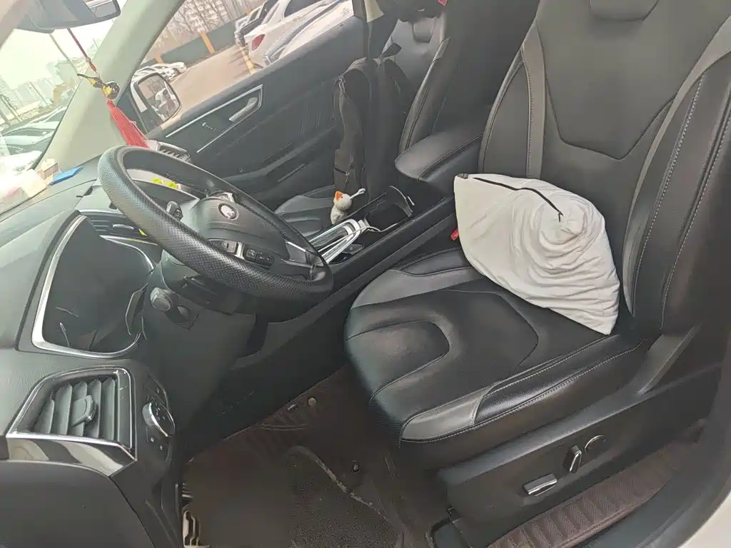 Фото 8 - Ford Edge