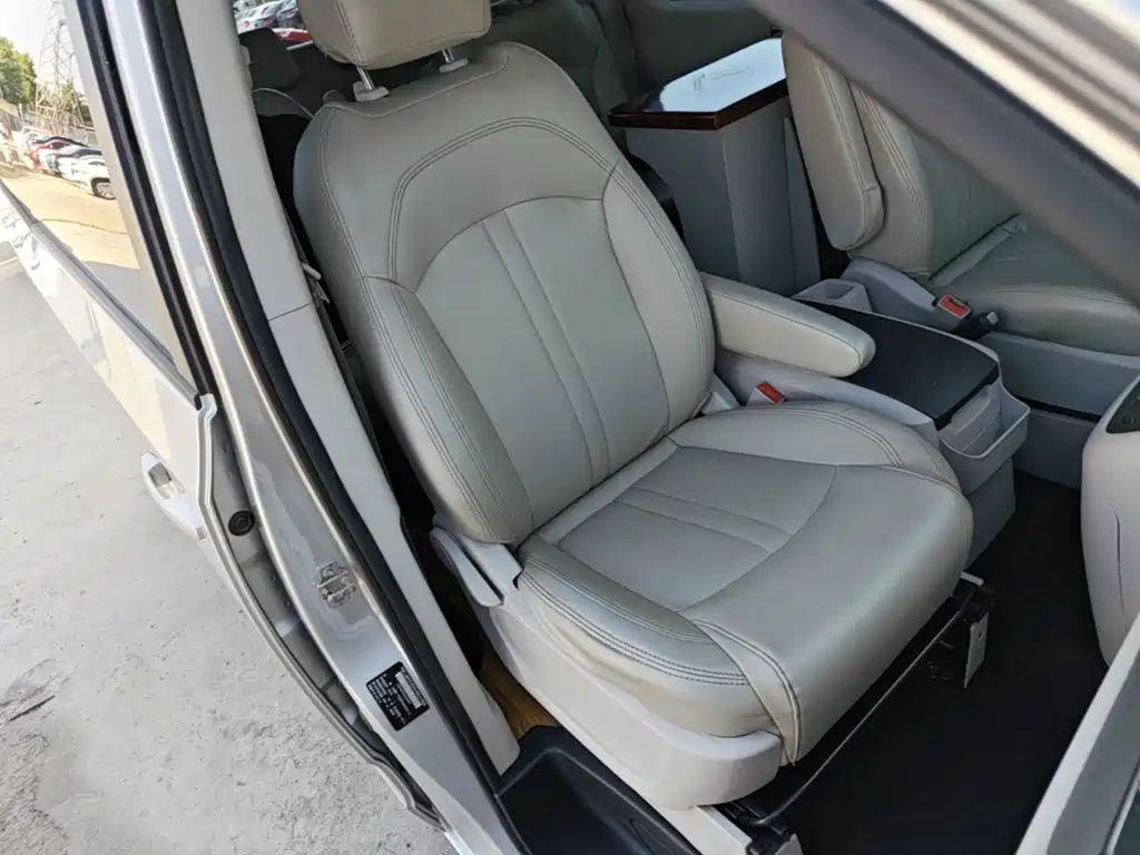 SAIC Maxus Maxus G10 2015 2014 Model Year 2.0T Auto Elite
