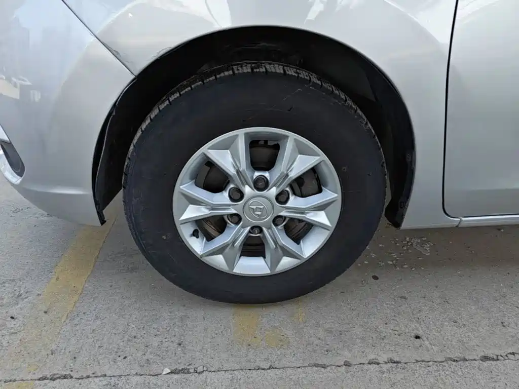 SAIC Maxus Maxus G10 2015 2014 Model Year 2.0T Auto Elite